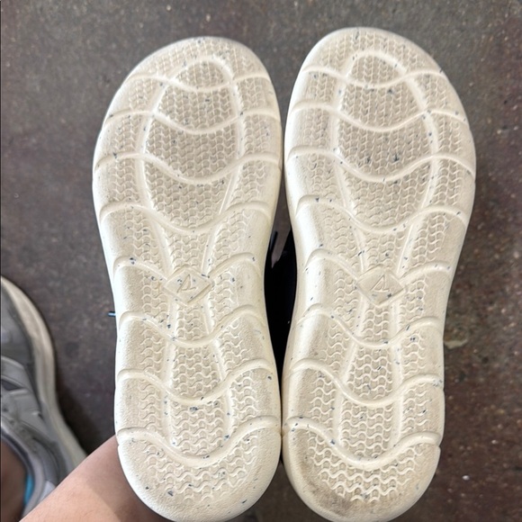 Sperry Black Boat Shoes with Classic Design - Picture 4 of 4